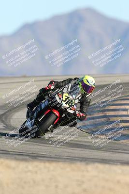 media/Dec-06-2025-CVMA (Sat) [[4a896cc04c]]/Race 9-500-400-350 Supersport/